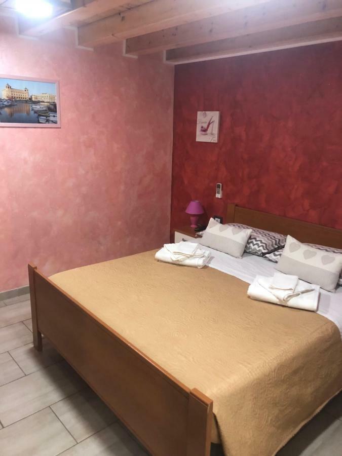 Rooms Chanel 시라쿠사 외부 사진